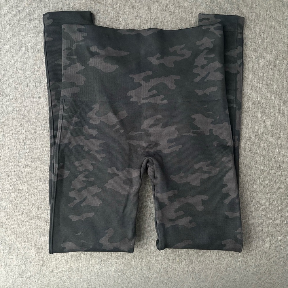 Spanx Seamless Camo Leggings